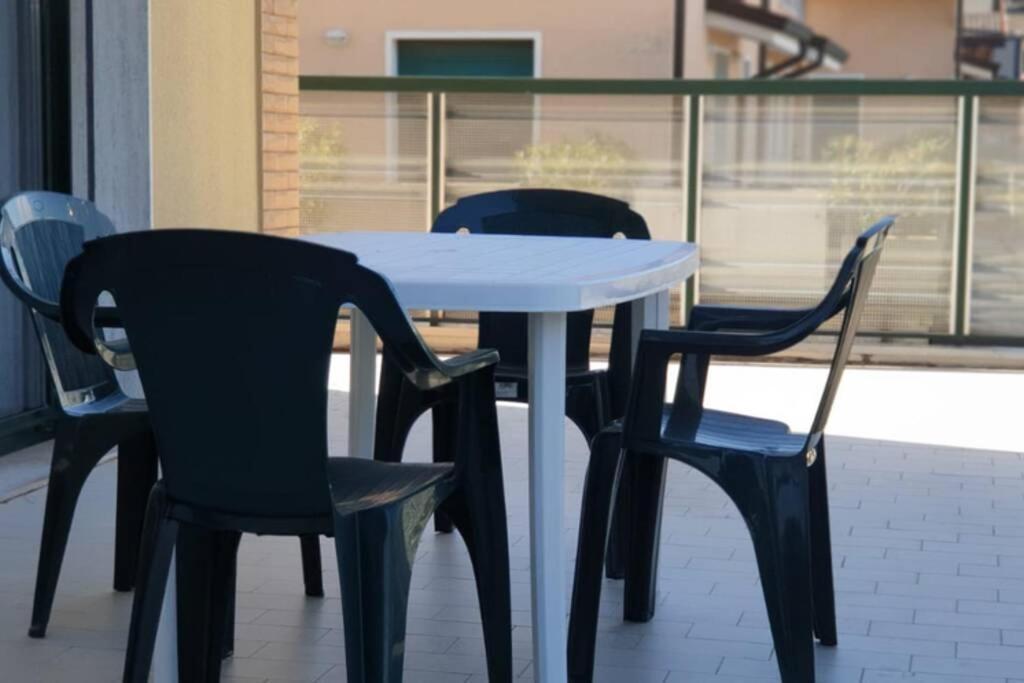 Appartamento Nuovo Centralissimo 150 Mt Dal Mare Лидо ди Йезоло Екстериор снимка